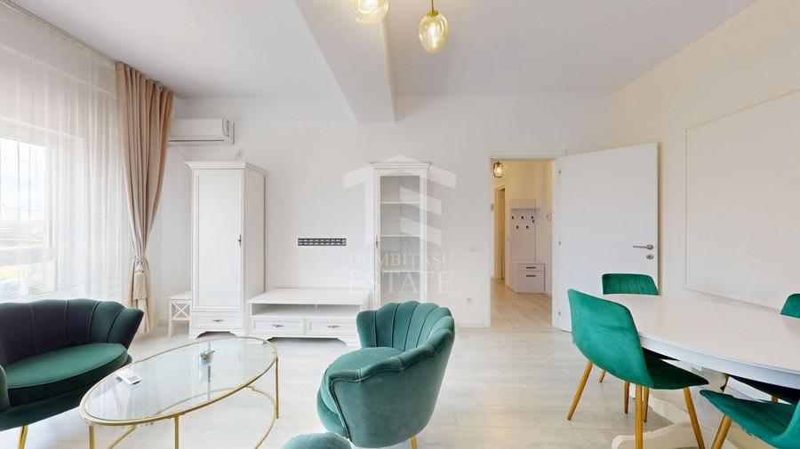 Apartament cu 3 camere decomandat, mobilat în Est