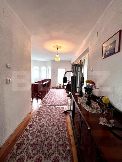 Duplex cu 9 camere cu Canalizare în Cetate
