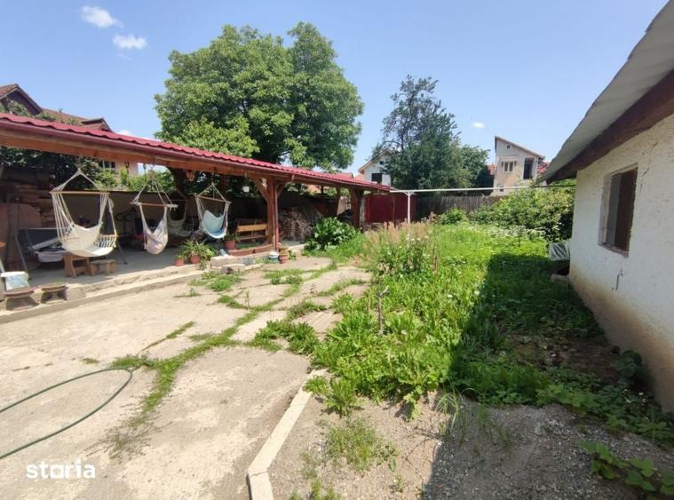 Casă cu 1 camere cu Teren 579 Mp în Florilor