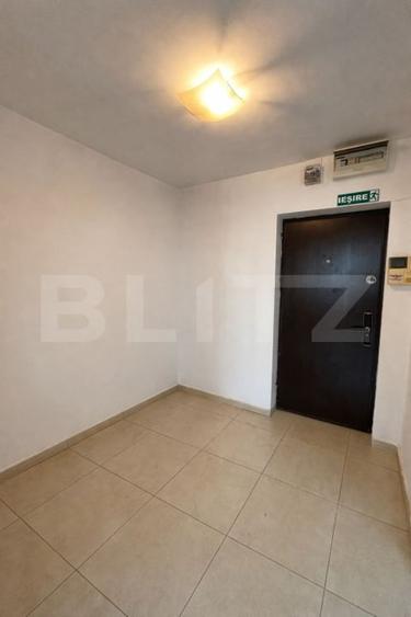 Apartament cu 4 camere decomandat, mobilat în Central