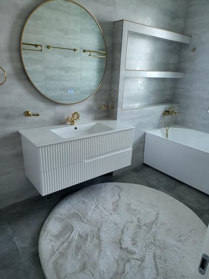 Apartament cu 4 camere în Central