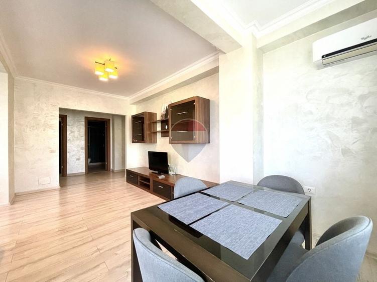 Apartament cu 2 camere decomandat, mobilat în Central
