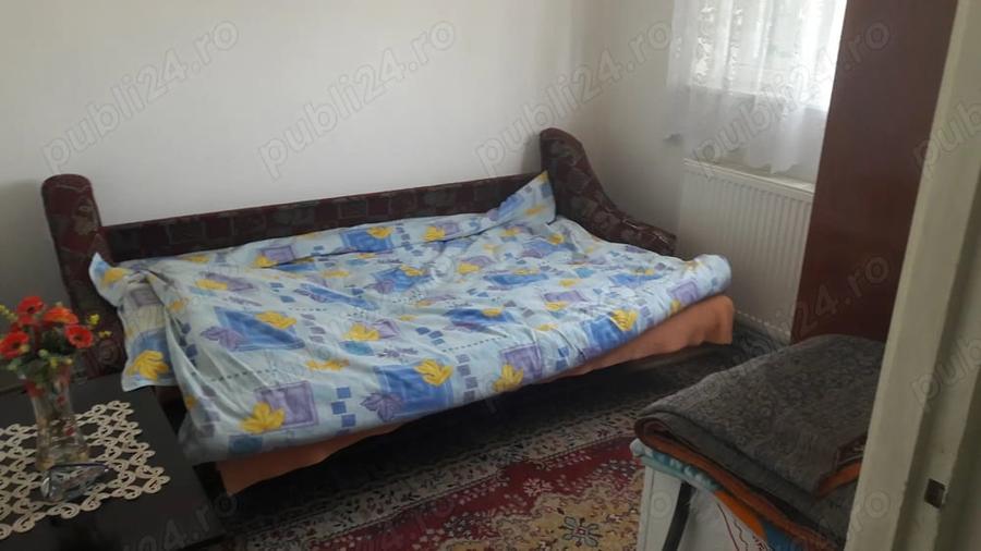 Apartament cu 3 camere semidecomandat în Micro 1