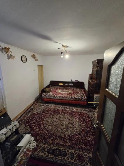 Casă cu 3 camere cu Teren 240 Mp în 23 August