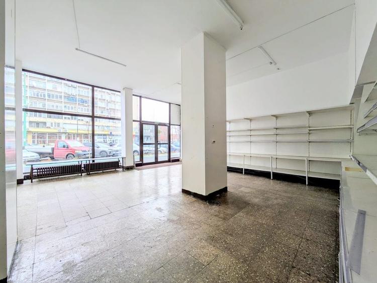 Spațiu comercial, de 90 mp, în Semicentral