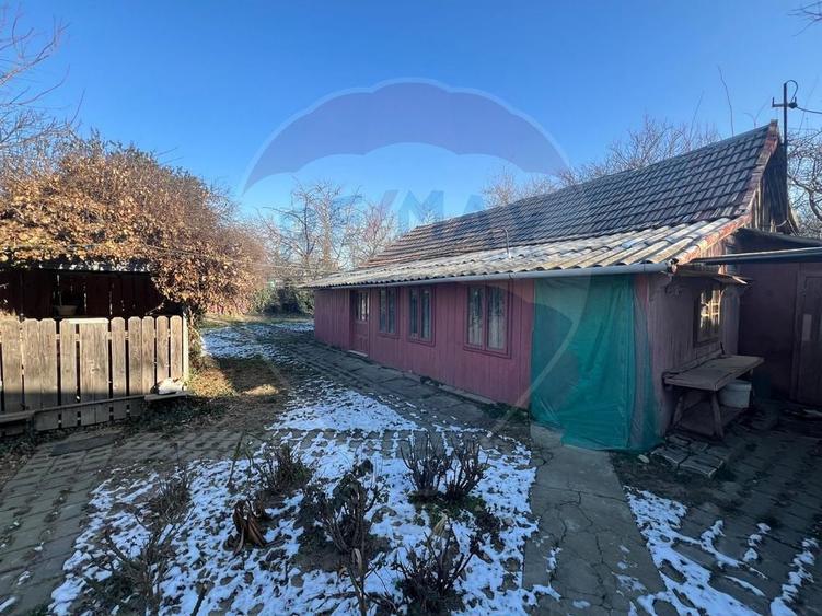 Casă cu 4 camere cu Teren 1000 Mp în Mihălceni