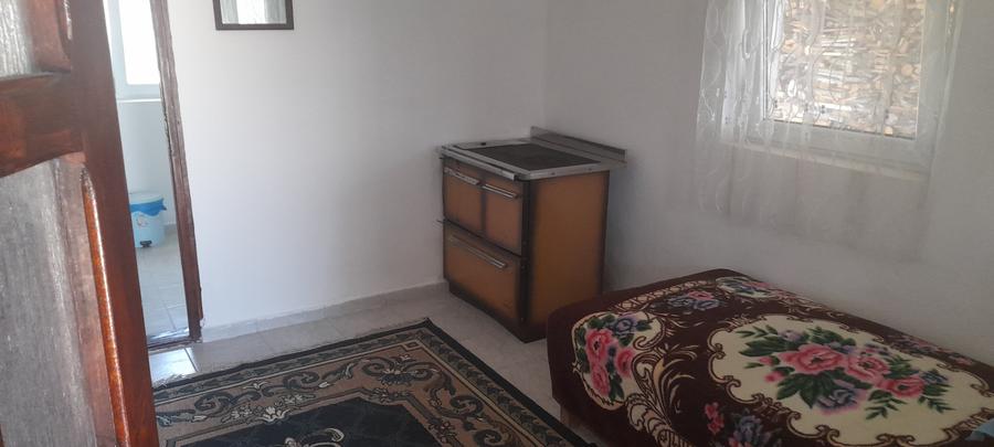 Casă individuală cu 2 camere cu Canalizare în Perșinari