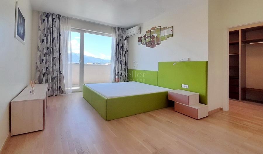 Apartament cu 4 camere decomandat, mobilat în Tractorul