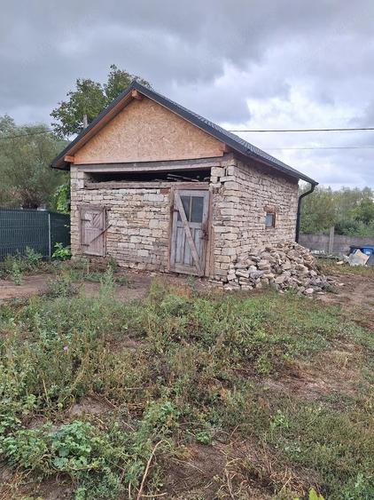 Casă cu 3 camere cu Teren 1470 Mp în Vultureni