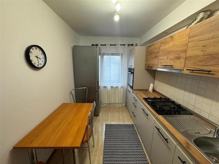 Apartament cu 3 camere decomandat, mobilat în Gară — fotografia 3