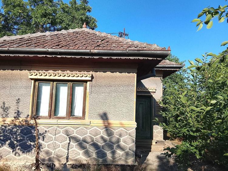 Casă cu 3 camere în Lipia