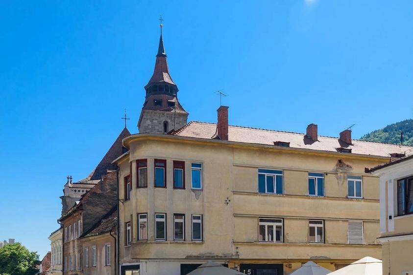 Apartament cu 3 camere în Brașovul Vechi