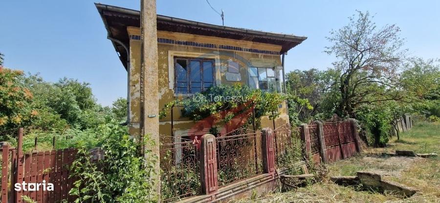 Casa de vanzare 5 camere + teren 2200 mp in loc. Calopar satul Bazdan