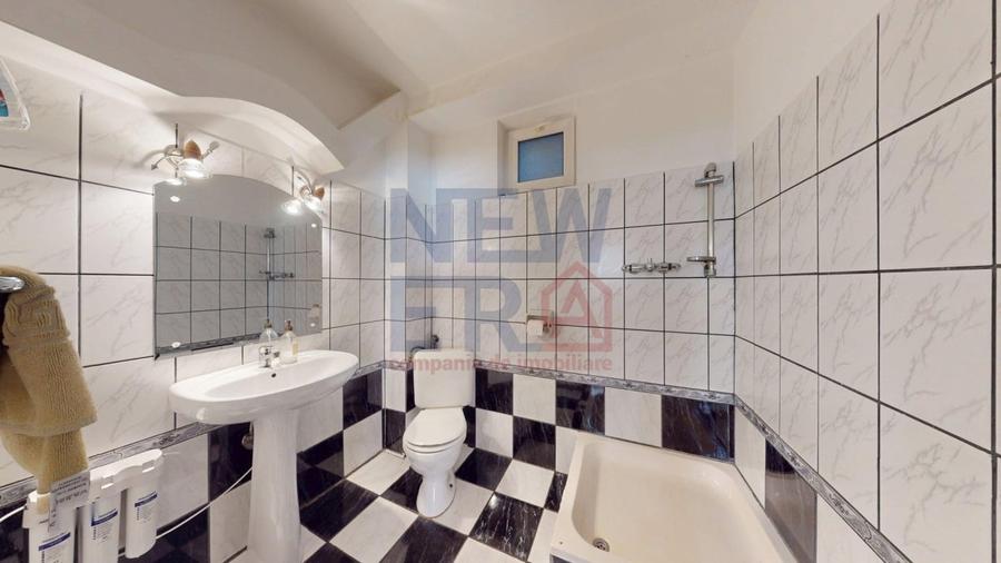 Casă individuală cu 8 camere cu Piscina în Prelungirea Ghencea