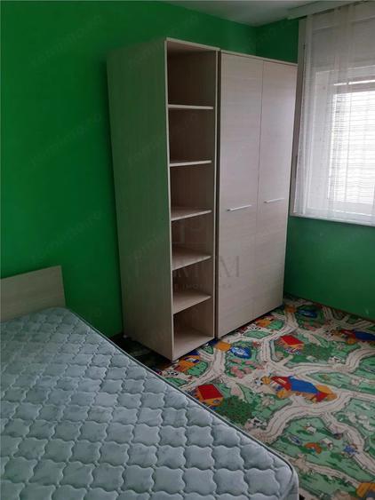 Apartament cu 3 camere semidecomandat în Olimpia-Stadion