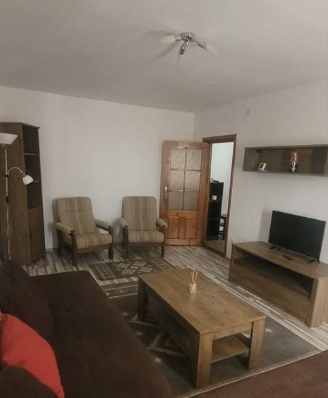 Inchiriez apartament cu 2 camere, decomandat - 2