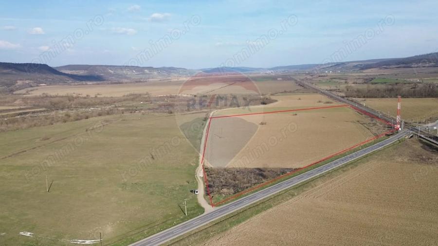 Teren de 19319 mp, în Hoghilag