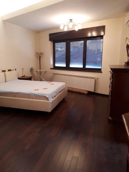Casă cu 6 camere cu Canalizare în Universitate