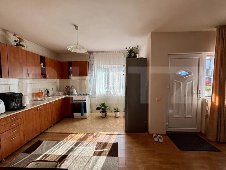 Casă cu Teren 600 Mp în Corunca