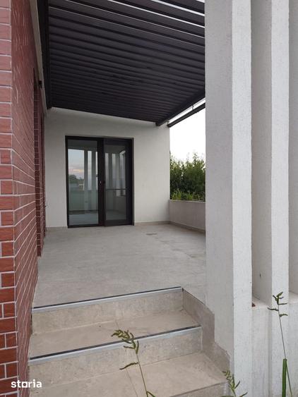 Casă cu 5 camere cu Teren 1800 Mp în Tărtășești