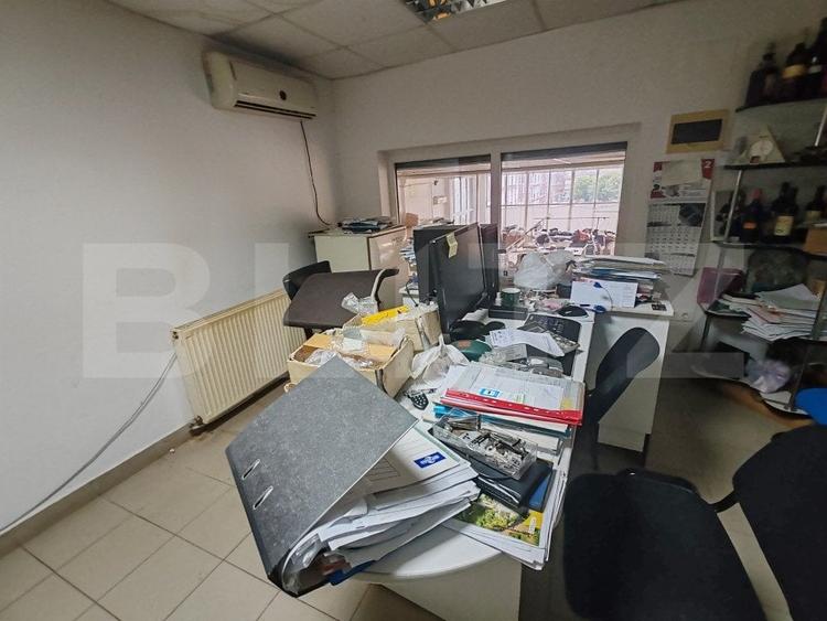 Spațiu comercial, de 400 mp, în Jibou