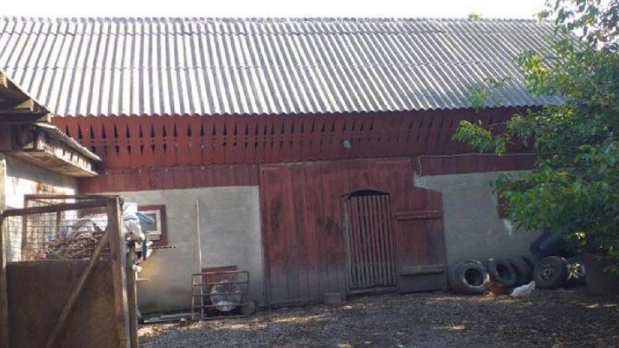 Casă individuală cu 10 camere cu Teren 1800 Mp în Vadu Moldovei