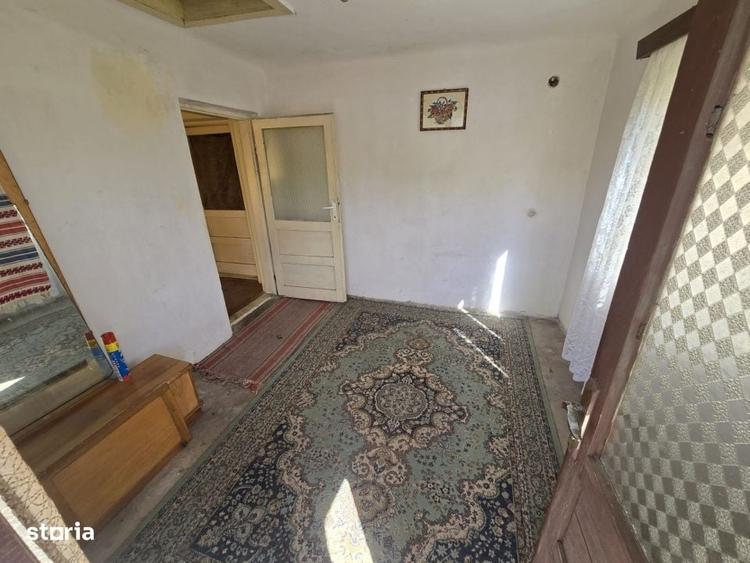Casă cu 2 camere în Izvorani