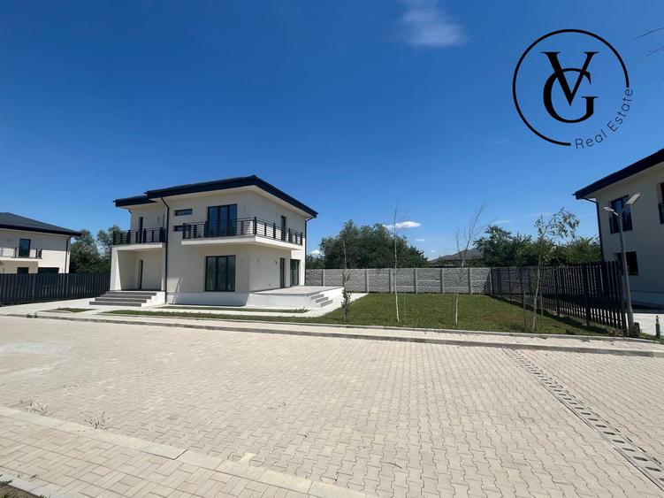 Casă individuală cu 4 camere cu Canalizare în Corbeanca