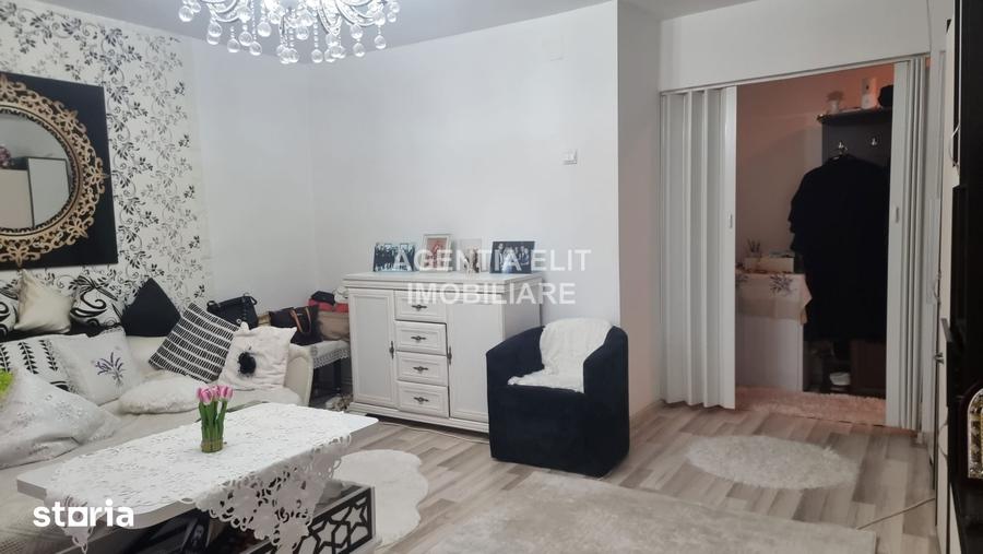 Garsonieră decomandată în Central
