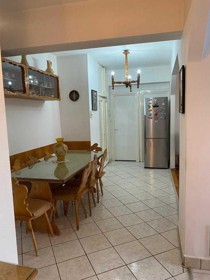 Apartament cu 3 camere decomandat în Dacia