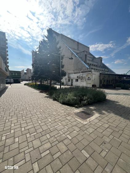 Apartament cu 3 camere RENOVAT Zona CENTRALA Etaj INTERMEDIAR - 5