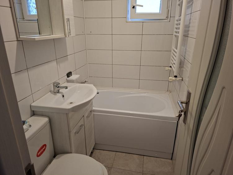 Garsonieră decomandată în Central