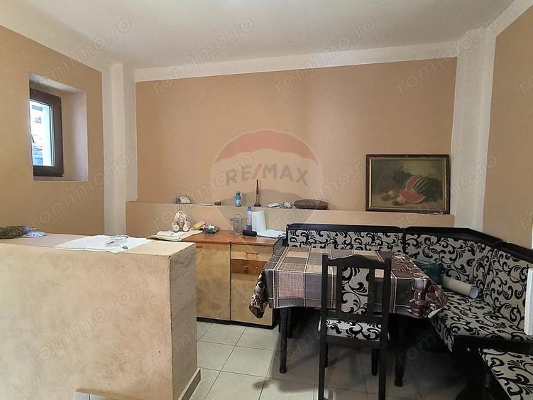 Casă cu 2 camere cu Teren 913 Mp în Șaroș pe Târnave