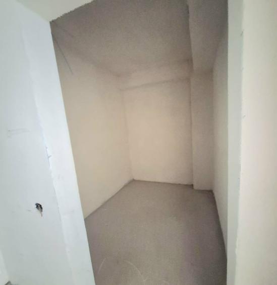 Apartament cu 2 camere semidecomandat în Florești