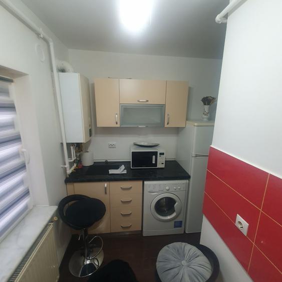 Garsonieră decomandată în Zăvoi