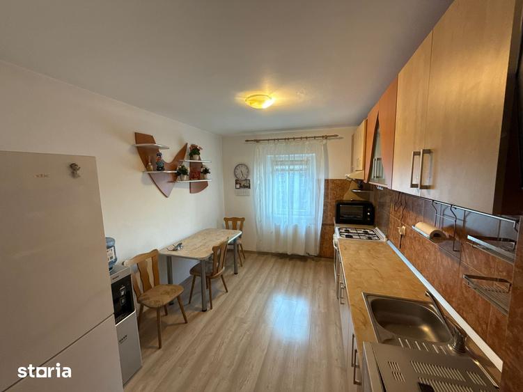 Apartament cu 3 camere în Decebal