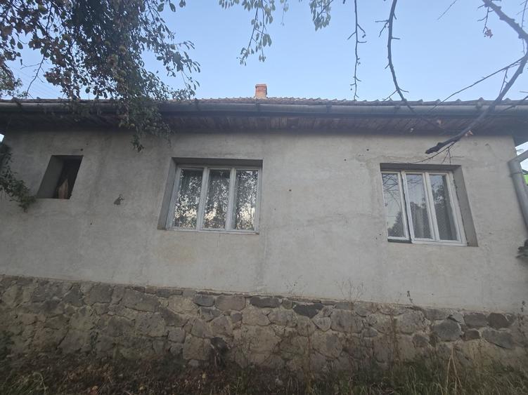 Casă cu 4 camere în Dezna