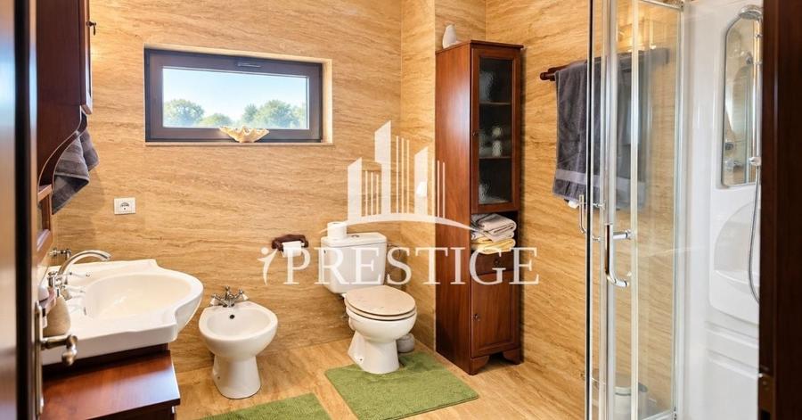 Casă individuală cu 5 camere cu Canalizare în Calea Poplăcii