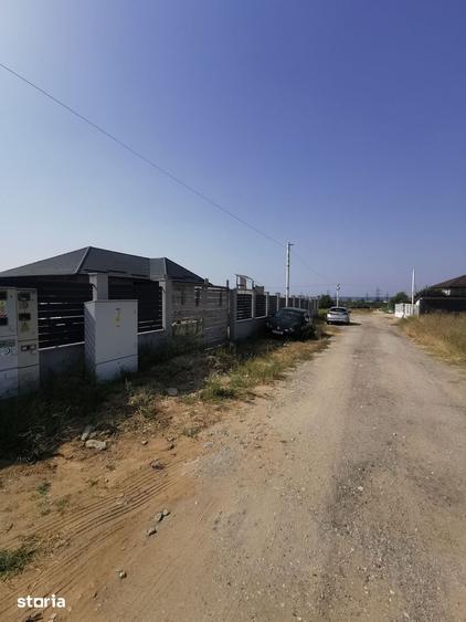 Casă cu 8 camere cu Teren 818 Mp în Cârcea