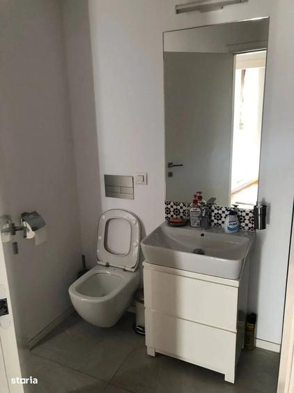 Apartament cu 4 camere, mobilat în Victoriei