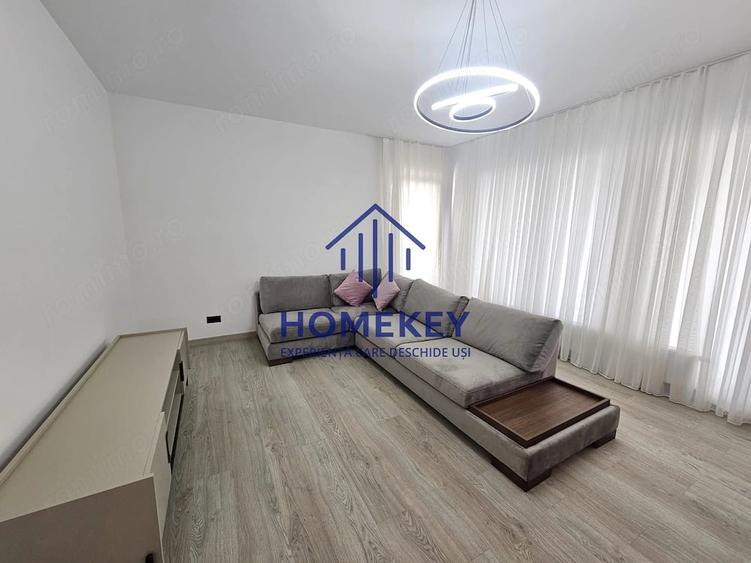 Apartament cu 3 camere decomandat în Est