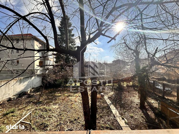 Casă cu 6 camere cu Teren 541 Mp în Complex Studențesc