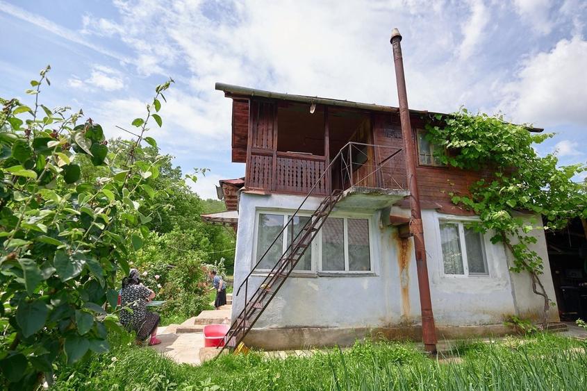 Casă cu 4 camere în Măgura