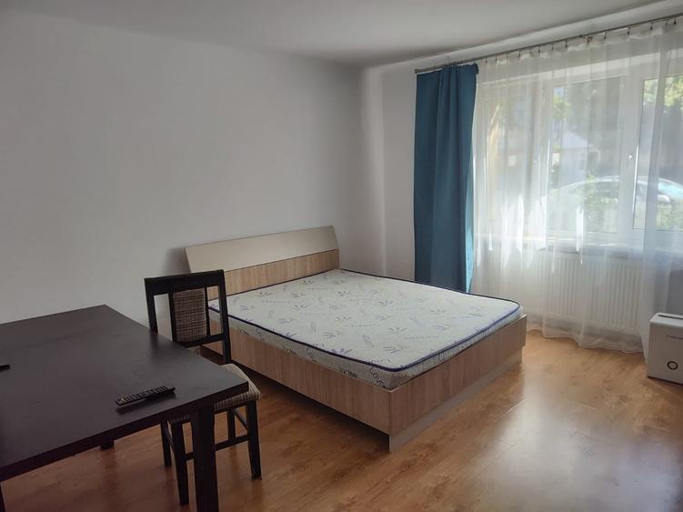 Apartament cu 3 camere decomandat, mobilat în Tudor Vladimirescu