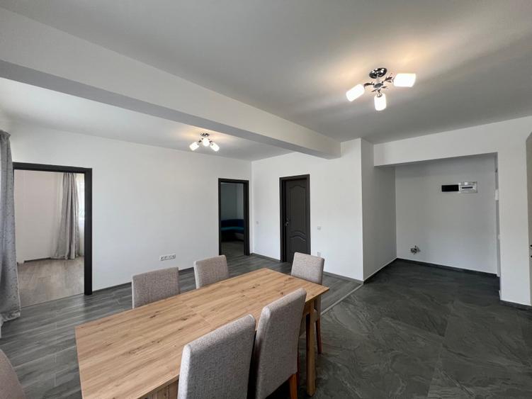 Apartament cu 3 camere decomandat în Florești