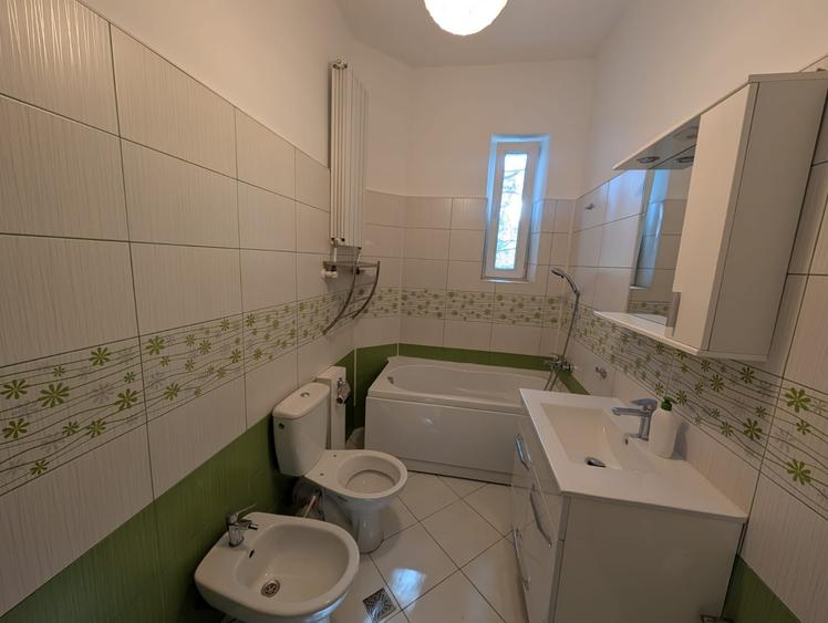 Apartament cu 2 camere decomandat, mobilat în Aviatori