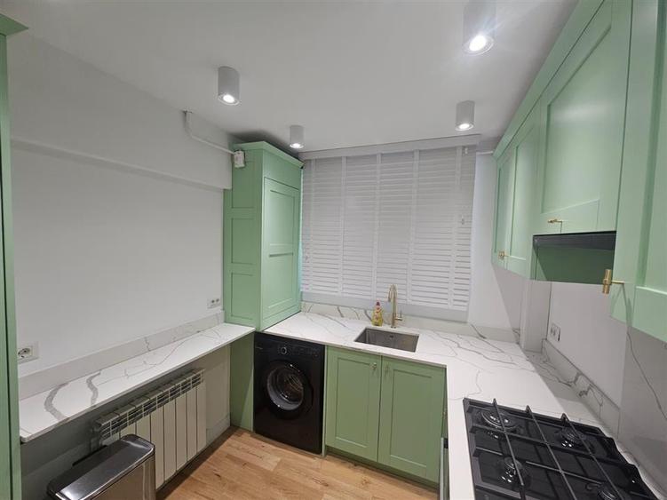 Apartament cu 2 camere semidecomandat, mobilat în Central