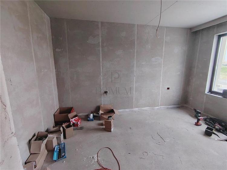 Duplex cu 5 camere cu Canalizare în Moșnița Nouă
