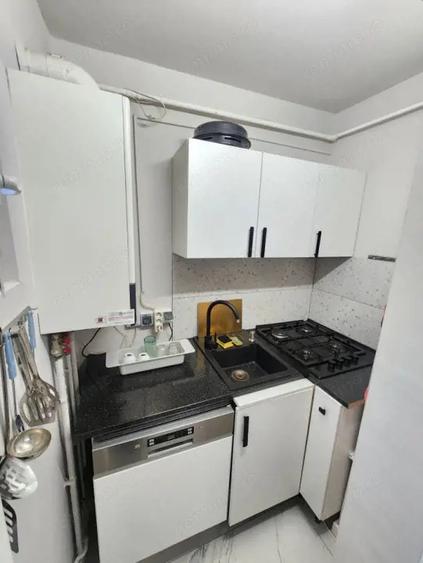 Apartament cu 3 camere decomandat, mobilat în Steaua
