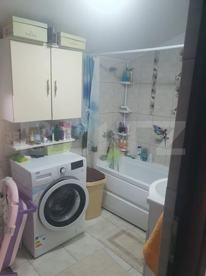 Apartament cu 3 camere decomandat, mobilat în Valea Adâncă